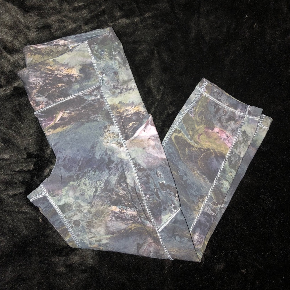 Lululemon Crop Leggings NWOT